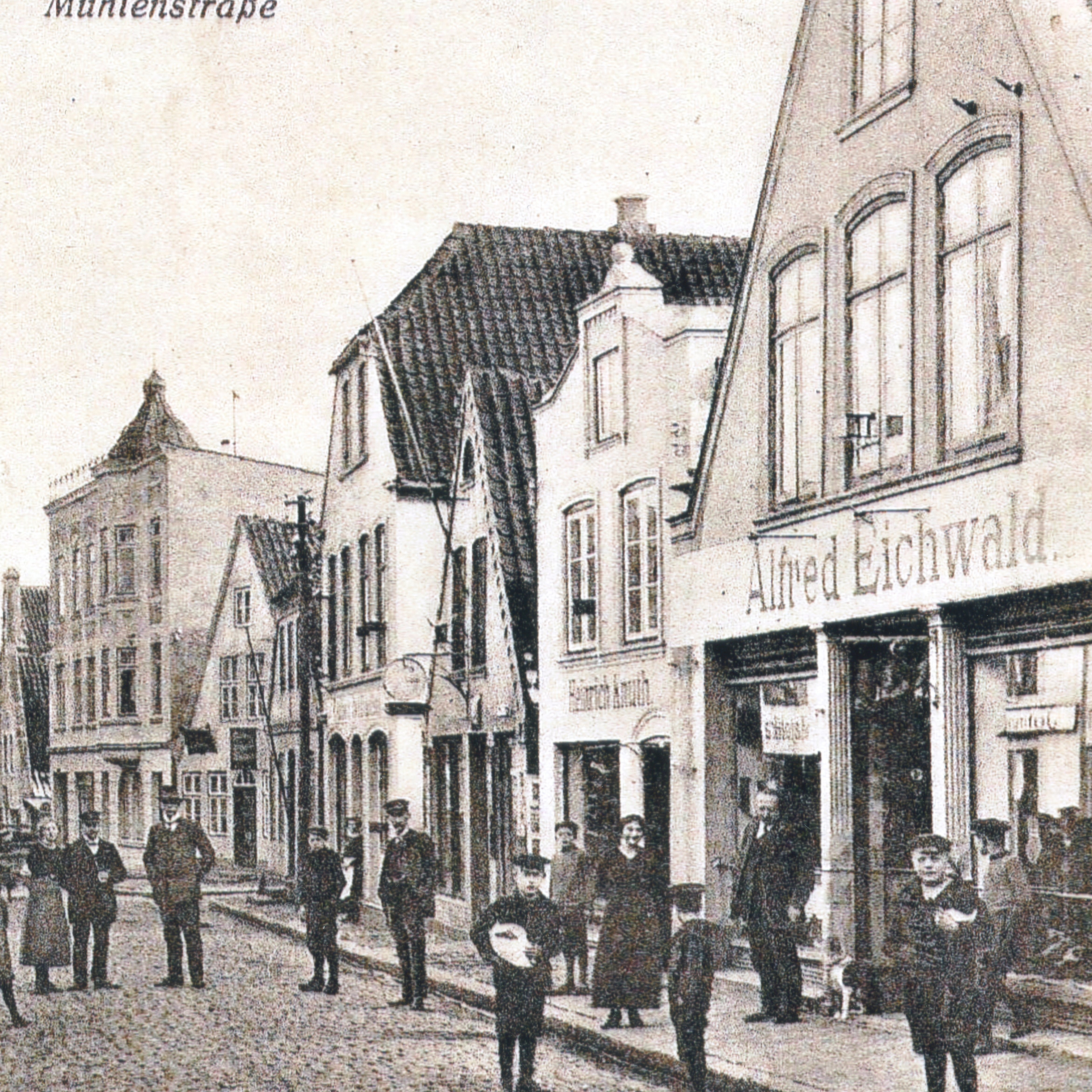 Das Bild zeigt das Geschäft der Familie Eichwald in der Mühlenstraße in Kappeln und stammt aus dem Stadtarchiv der Stadt Kappeln.